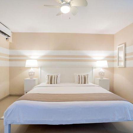 Floris Suite Hotel - Spa & Beach Club - Adults Only Piscadera Bay Exterior foto